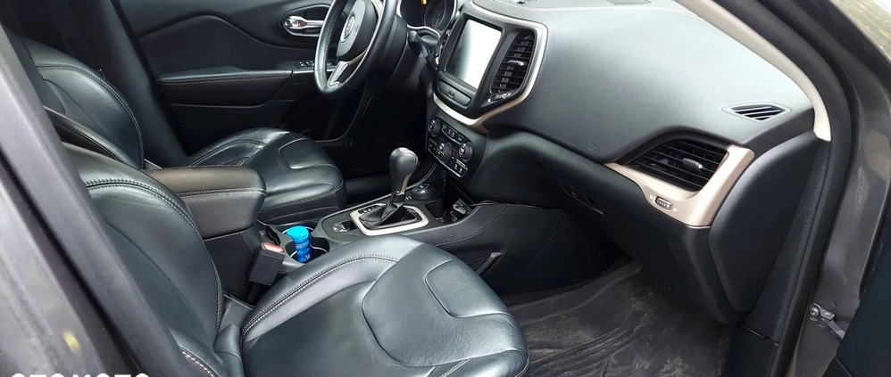 Jeep Cherokee cena 72500 przebieg: 148000, rok produkcji 2016 z Krotoszyn małe 121